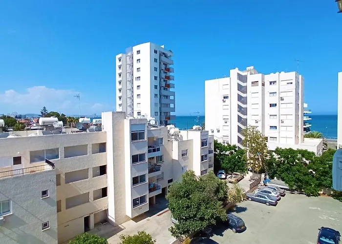 5 Min To The Shared - Private In 3 Bdr * ラルナカ